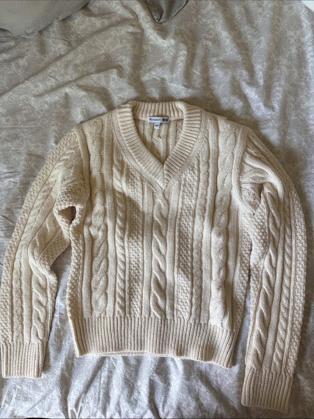 Uniqlo JW Anderson Cream Cable Knit V-Neck Sweater